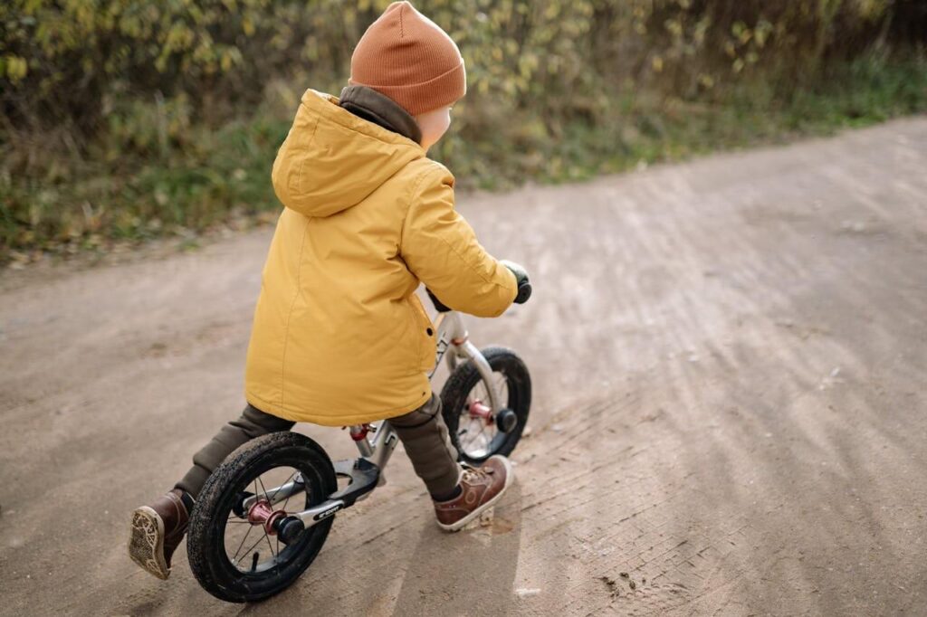 jak nauczyc dziecko pedalowac